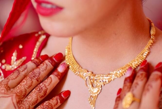 إيه المعلومات المهمة في صفحة منتج المجوهرات